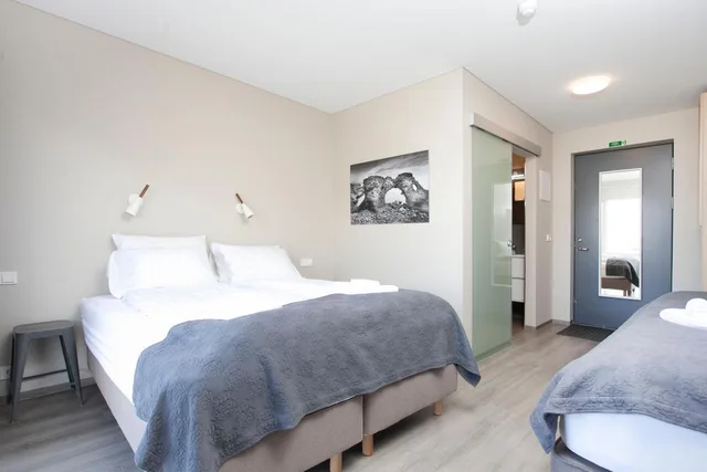 غرفة كومفورت ثلاثية بسرير مزدوج وسرير فردي، Arnarstapi Hotel 2/2