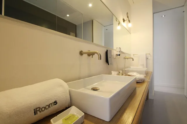 Island, Suite، Wrooms Guest House Rome 4/4