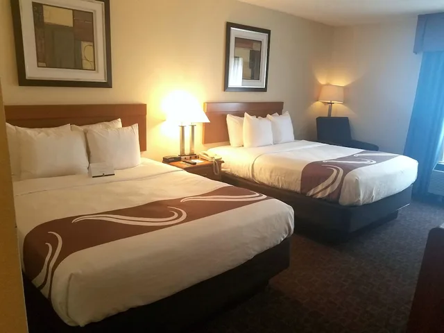 غرفة قياسية بسريرين كوين، Quality Inn Morris I-80 2/5