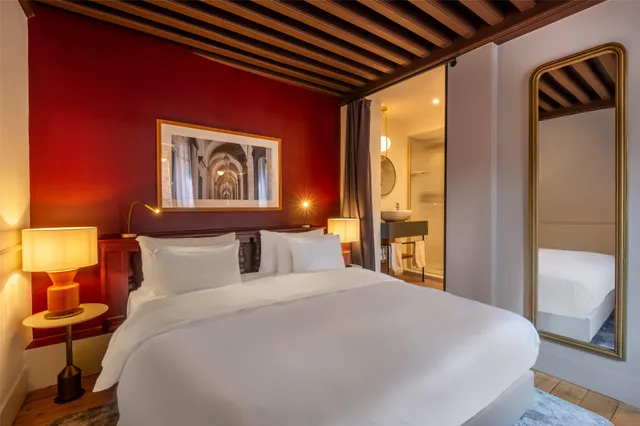 غرفة سوبيريور، Cour des Loges Lyon, A Radisson Collection Hotel 1/7