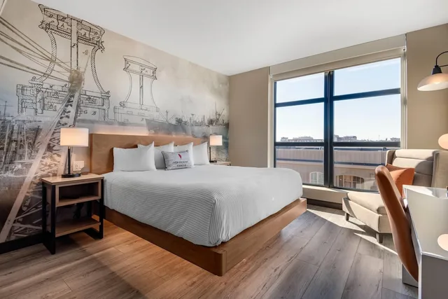 Standard, King Bed, Cambria Hotel Portland Downtown Old Port 2/4