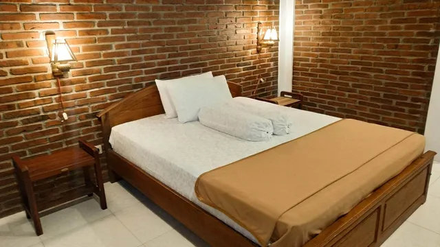 Deluxe, King Bed, Genthong Homestay 3/6