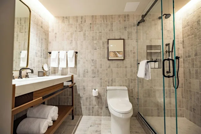 Room, 2 Queen Beds, Pool Side, Patio، The Limited Hotel Charleston 8/10