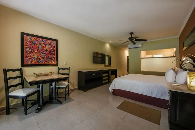 Swim Up, Junior Suite, King Bed، El Dorado Royale A Spa Resort All Inclusive 1/1