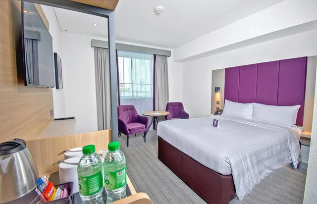 New Style, King Bed, Smoking، Premier Inn Abu Dhabi Capital Centre 2/10
