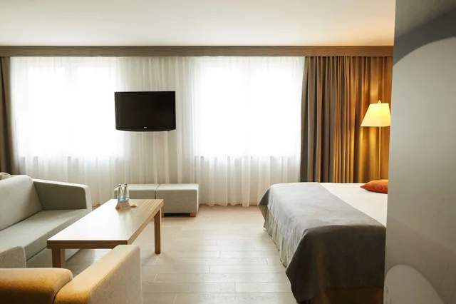 غرفة سوبيريور بسرير كوين، Scandic Wroclaw Hotel 7/10