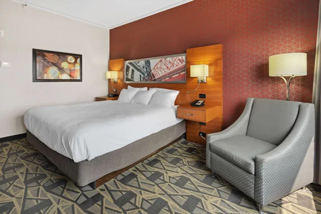 Room, King Bed, Radisson Hotel La Crosse 5/10