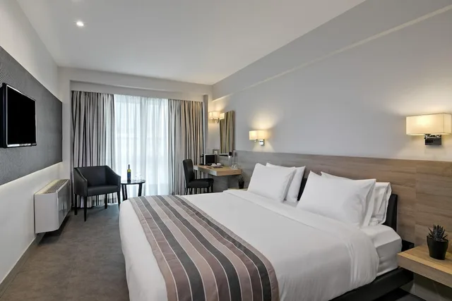 Superior, Twin Beds, Acropolis View، Stanley Hotel 3/7