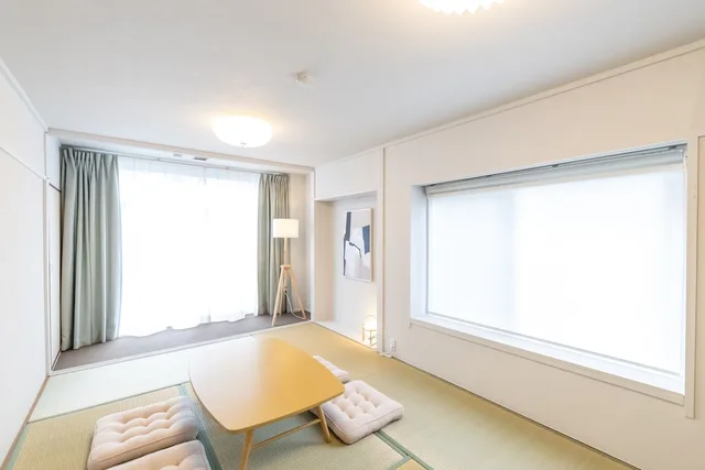 Luxury, Villa, King Bed, 4 Futon Beds, White Beach House 9/10