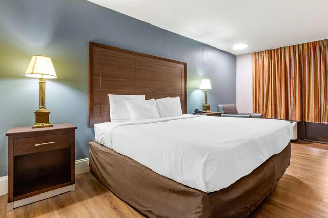 غرفة بسرير كينج للمدخنين لذوي الإعاقة، Econo Lodge Rock Hill Northeast 1/2