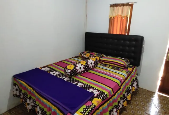 Room, Double Bed, No Air Condition, Limasan Mbah Darmo by ZUZU 1/2