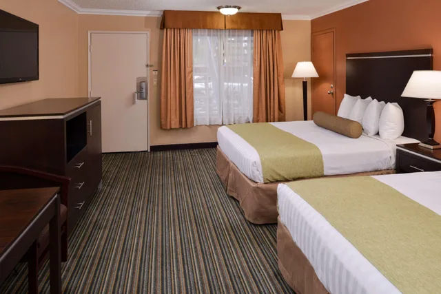 غرفة، Best Western Courtesy Inn - Anaheim Park Hotel 5/10