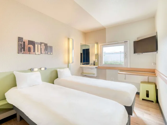 غرفة بسريرين منفصلين، Ibis Budget Versailles Trappes 1/6