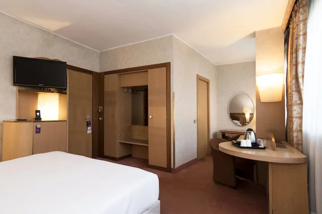غرفة سوبيريور بسرير مزدوج، Mercure Roma West 7/10