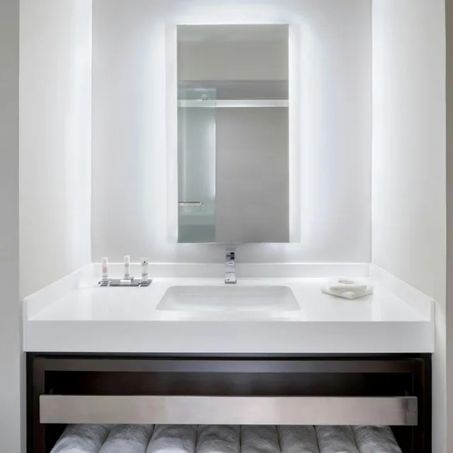 Room, 2 Queen Beds, Bathtub, Accessible, Marriott St Petersburg Clearwater 8/10