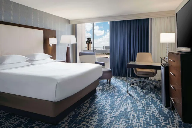 Room, King Bed, Hyatt Regency DFW International Airport 1/6