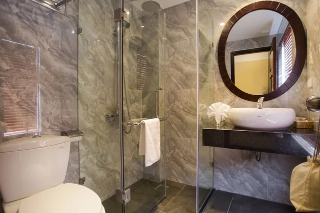 Ambassador, Suite, Queen Bed, Balcony, Ambassador Hanoi Hotel & Travel 2/2