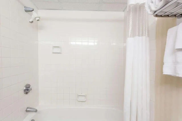 Interior, Courtyard, 2 Queen Beds, Pet Friendly، Ramada By Wyndham Fredericton 5/5