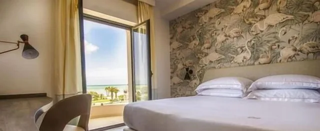 غرفة بانورامية بسرير كينج بإطلالة على البحر، Ghibli Hotel 4/5