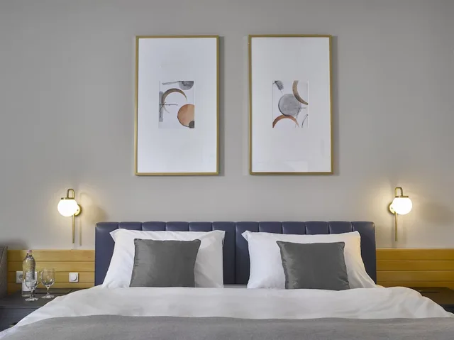 Urban, Premier, Queen Bed, Sofa, K+K Hotel Fenix 2/5
