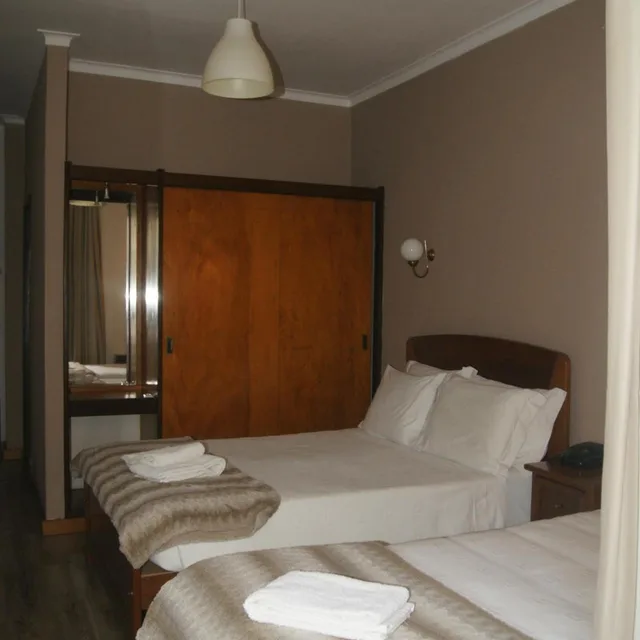 غرفة ثلاثية، Hotel Chique 8/10