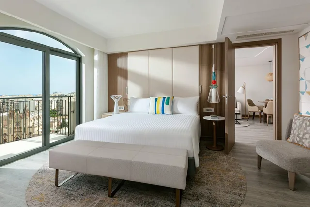 Mediterranean, Suite, Sea Front, Club Lounge Access، Malta Marriott Hotel And Spa 2/6