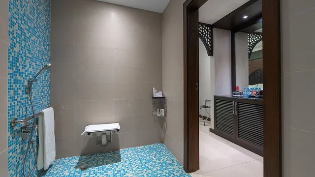 Accessible Room with One King Bed CM، جراند ميلينيوم جيزان(Grand Millennium Gizan) 5/5