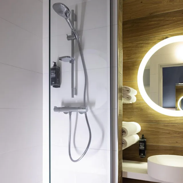 Room, Triple, 1 Double and 1 Single or 3 Single Beds, Chaise Lounge، Ibis Styles Les Houches Chamonix 5/6