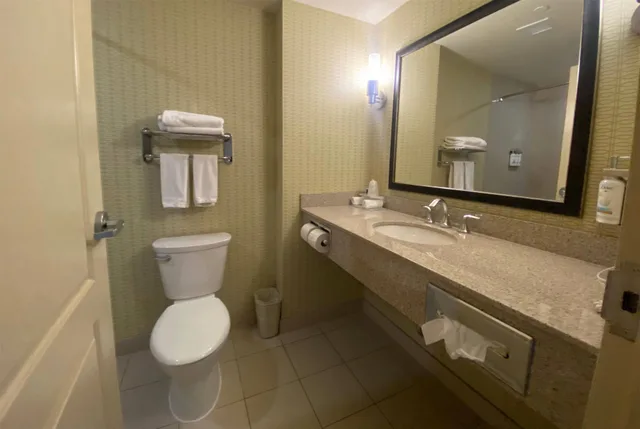 جناح تنفيذي بسرير كينج، Wingate by Wyndham Fort Saskatchewan 3/5