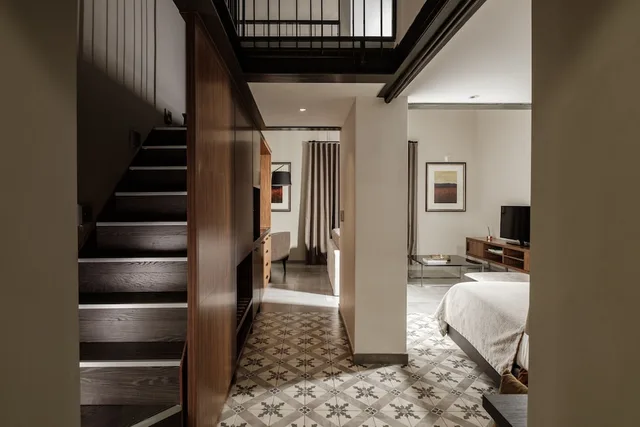 جناح ديلوكس بسرير كوين بشرفة مع أريكة، 1926 Le Parisot Boutique Suites 2/4
