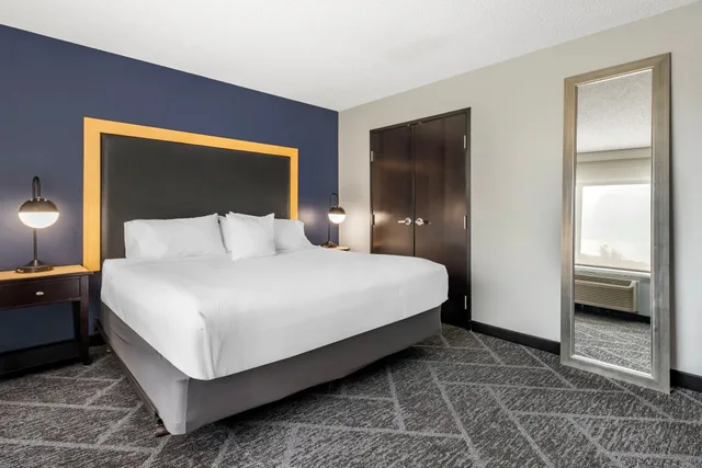 Efficiency, Suite, King Bed، Cambria Hotel Minneapolis Maple Grove 2/4