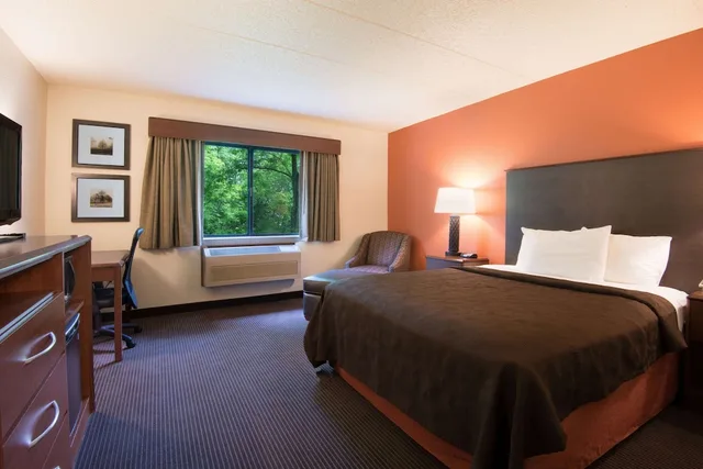 غرفة بسرير كوين، Americinn By Wyndham Minocqua 2/5