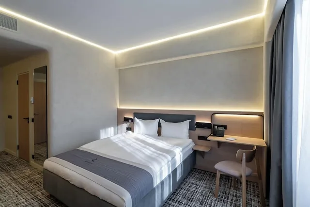 غرفة قياسية بسرير مزدوج، Renion Almaty Hotel 2/5