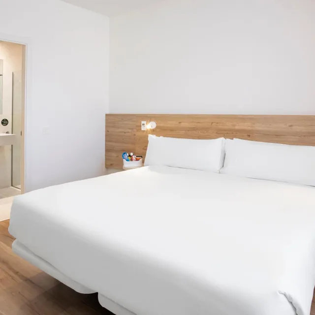 Superior, Double Bed, B&B HOTEL Ecija 3/9