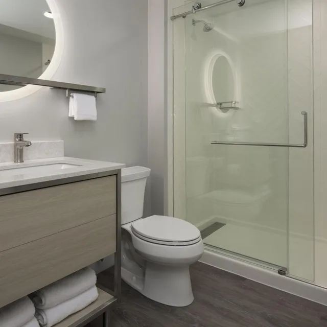 جناح استوديو بسرير كينج مع أريكة لذوي الإعاقة، TownePlace Suites by Marriott Eugene 4/8