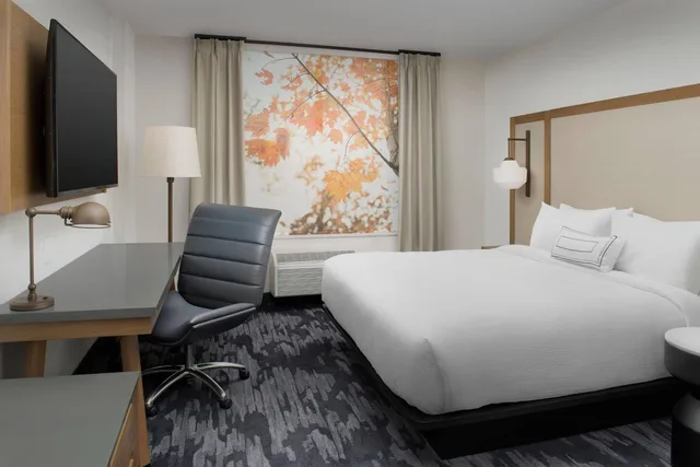 غرفة بسرير كينج بإطلالة على المدينة، Fairfield Inn & Suites by Marriott Nashville Near Vanderbilt 5/10