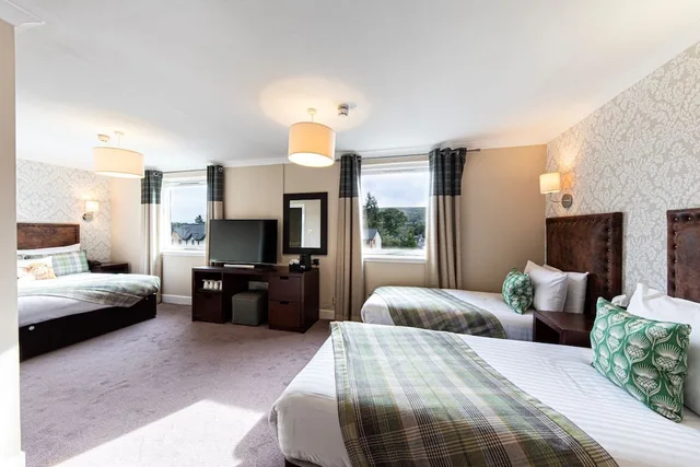 غرفة عائلية كبيرة بسرير مزدوج وسريرين منفصلين، Scotlands Spa Hotel 5/10