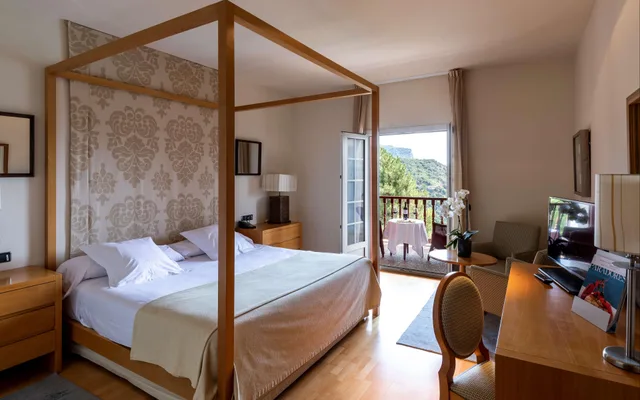غرفة سوبيريور بسرير مزدوج، Parador de Vic-Sau 1/2