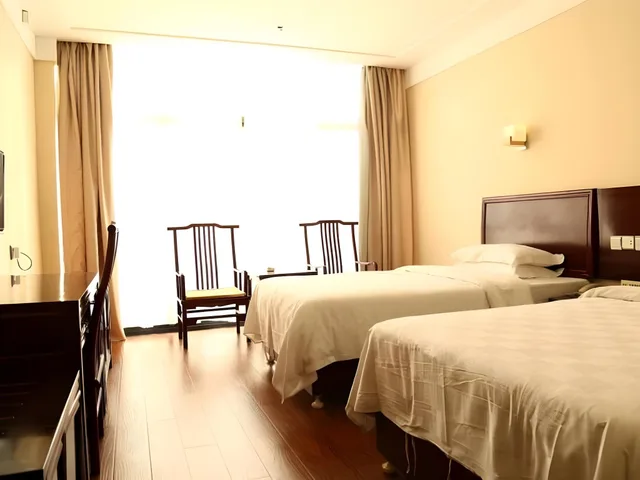 غرفة بسرير كينج وسرير كوين بإطلالة، Greentree Inn Huangshan She County Huizhou Ancient City Middle Huangshan Road Hotel 1/1