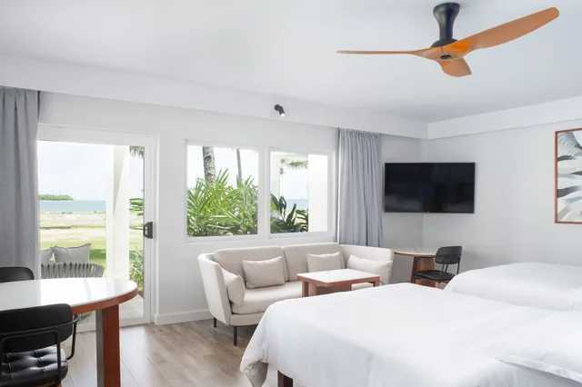 Room, 2 Double Beds, Ocean Front، Sheraton Fiji Golf and Beach Resort 2/4