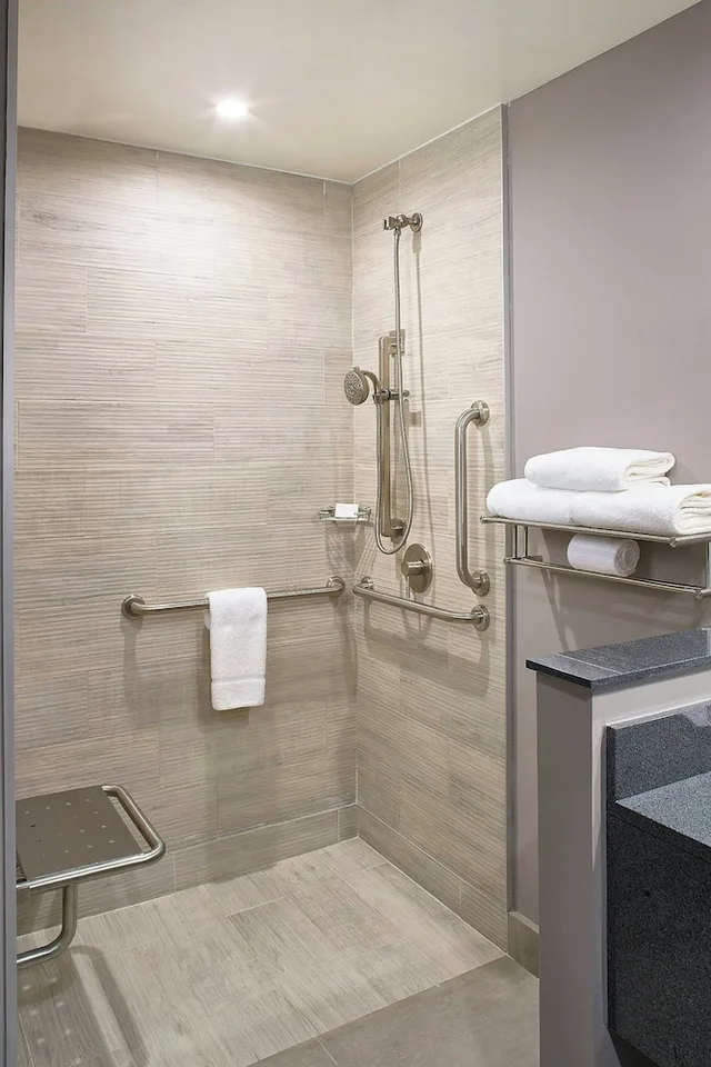 جناح بسرير كينج مع أريكة، Fairfield Inn Suites Aguascalientes 8/8
