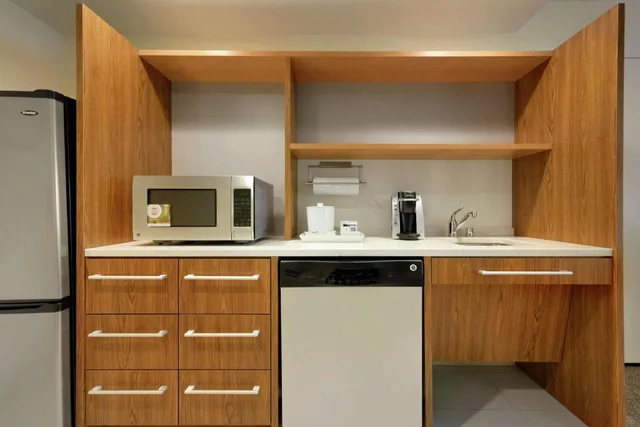جناح بسرير كينج مع أريكة لذوي الإعاقة، Home2 Suites By Hilton Milwaukee Airport 5/6