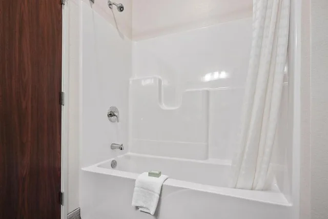 جناح بسرير كينج، Cobblestone Hotel & Suites - Mosinee 9/9