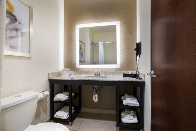 غرفة بسريرين كوين، Comfort Inn & Suites Victoria North 5/5