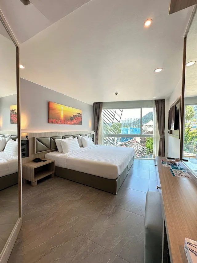 غرفة بريميوم سوبيريور بسرير كينج بإطلالة على الجبل، Clarian Hotel Beach Patong 4/10
