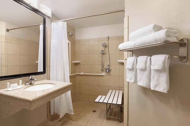 جناح بسرير كينج مع سرير سحّاب إضافي، SPRINGHILL SUITES BY MARRIOTT WEST PALM BEACH I-95 4/6