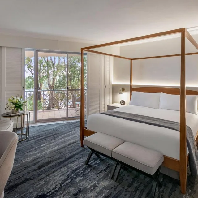 Suite, King Bed, Marina View, Intercontinental Sanctuary Cove 1/4