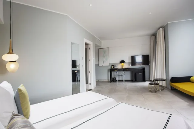 غرفة فاخرة بسرير كوين، Le Centell Hotel & Spa 3/10