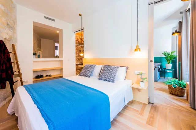 شقة ديلوكس بسرير مزدوج بإطلالة على المدينة بغرفة نوم واحدة مع أريكة، Be Mate Gran Via Suites 2/3