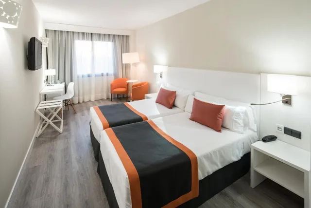 غرفة بريميوم بسرير مزدوج أو سريرين منفصلين، Catalonia Sabadell Hotel 1/6